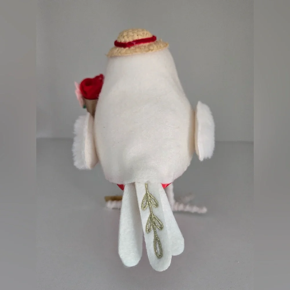 Target Featherly Friends 2023 Valentine Bird “Jet” w/ Bouquet & Straw Hat